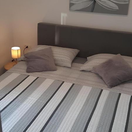 Apartment Puntamika Villa De Rosa - Ground Floor ザダル エクステリア 写真