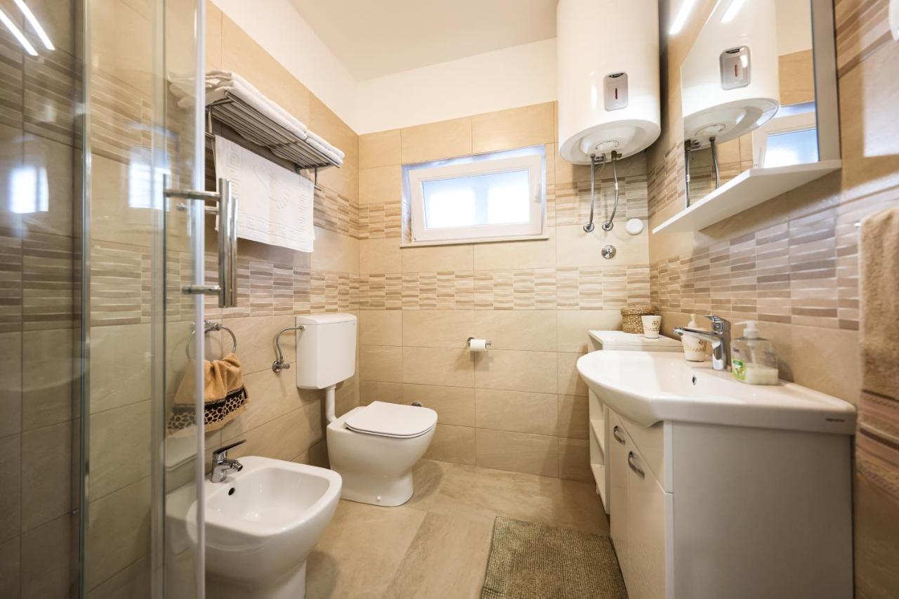 Apartment Puntamika Villa De Rosa - Ground Floor ザダル エクステリア 写真