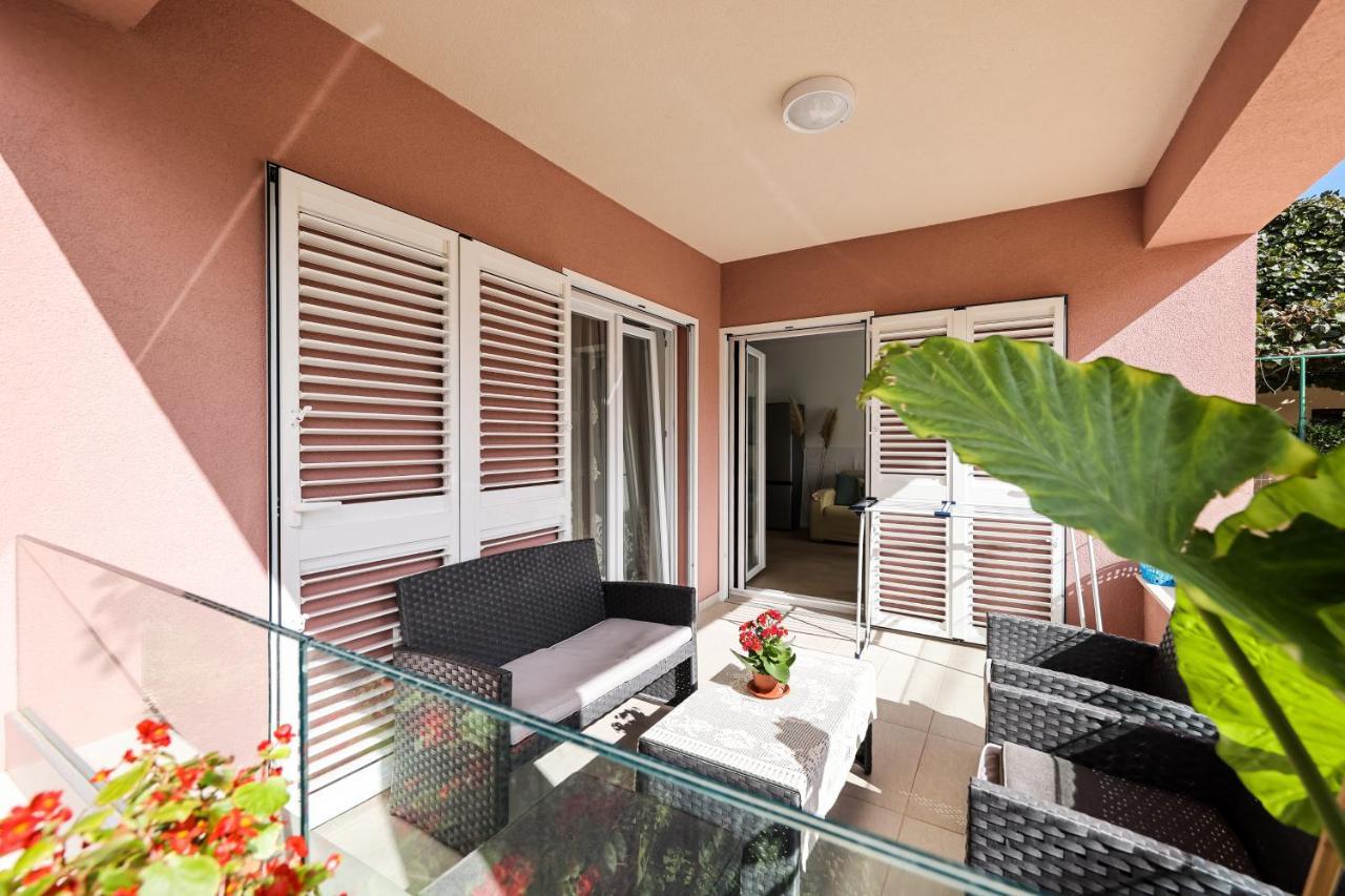 Apartment Puntamika Villa De Rosa - Ground Floor ザダル エクステリア 写真